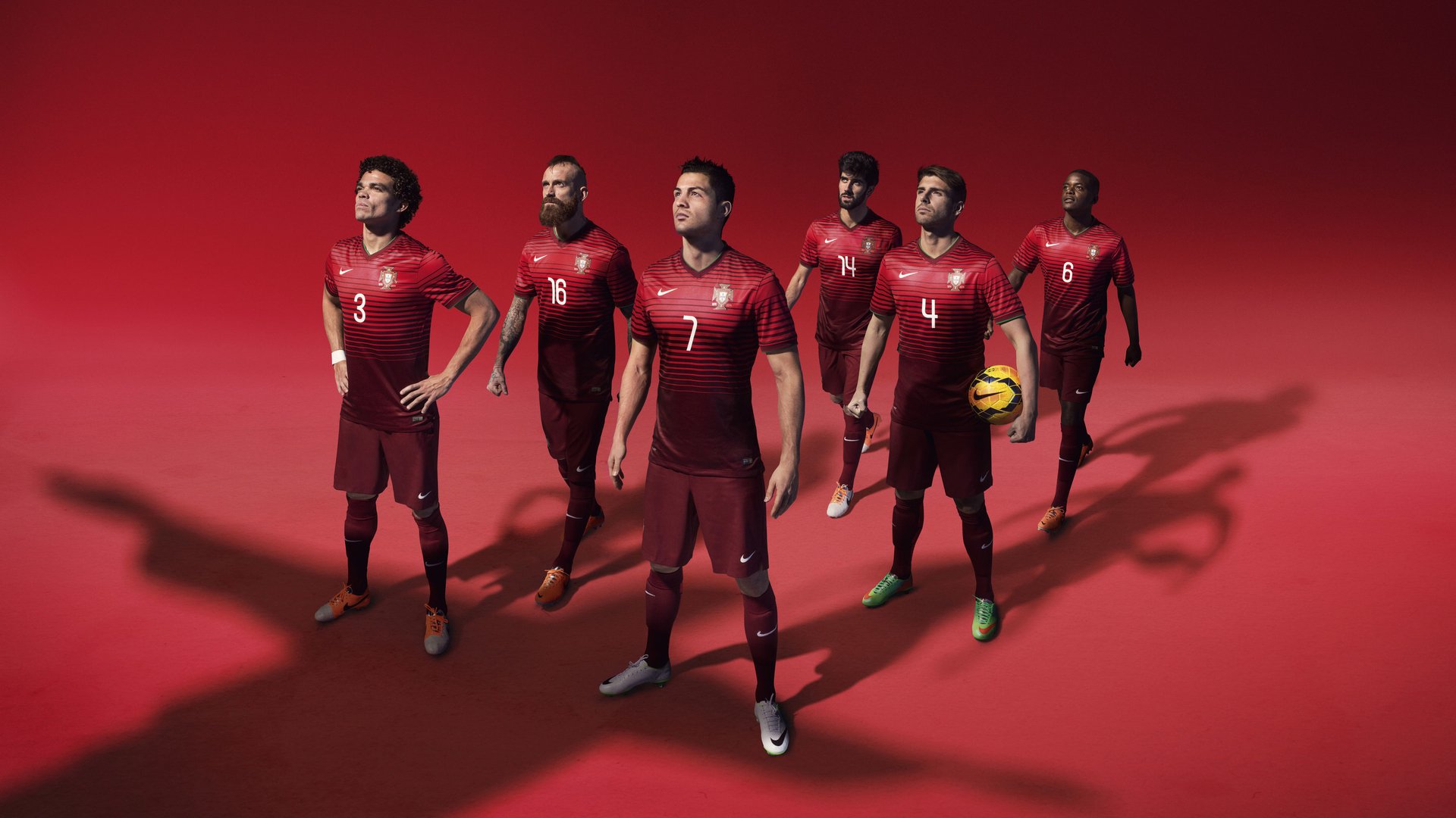 “香港赛场，阿仙奴与热刺的火拼瞬间”